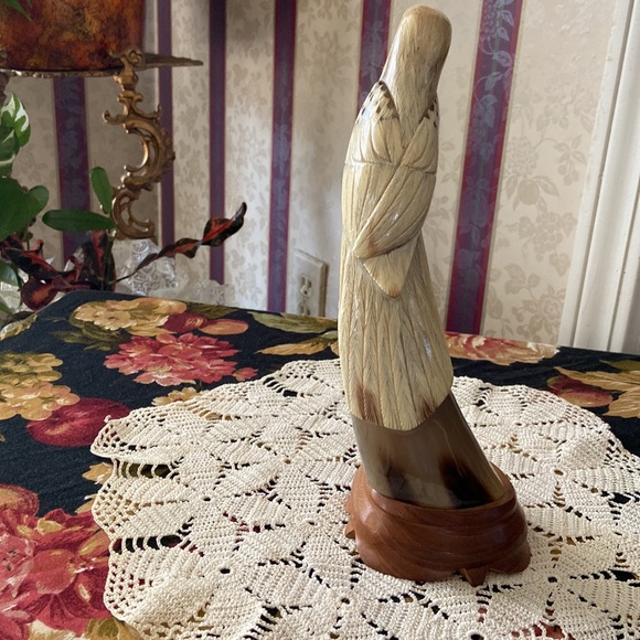 Vintage Carved Bird Figurine - Picture 5 of 5